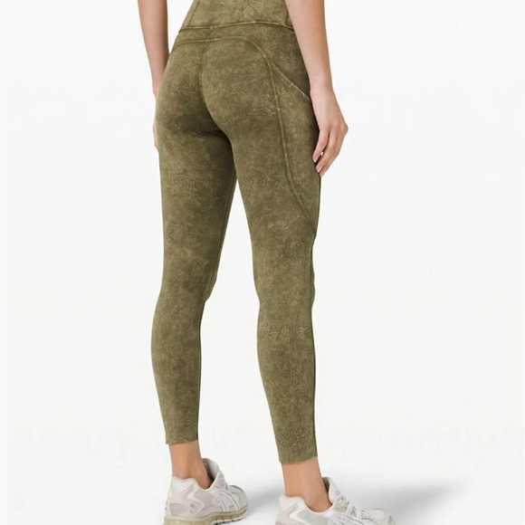 Lululemom legging - Picture 2 of 10